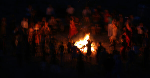 Frauen-FEUER-Rise Abend